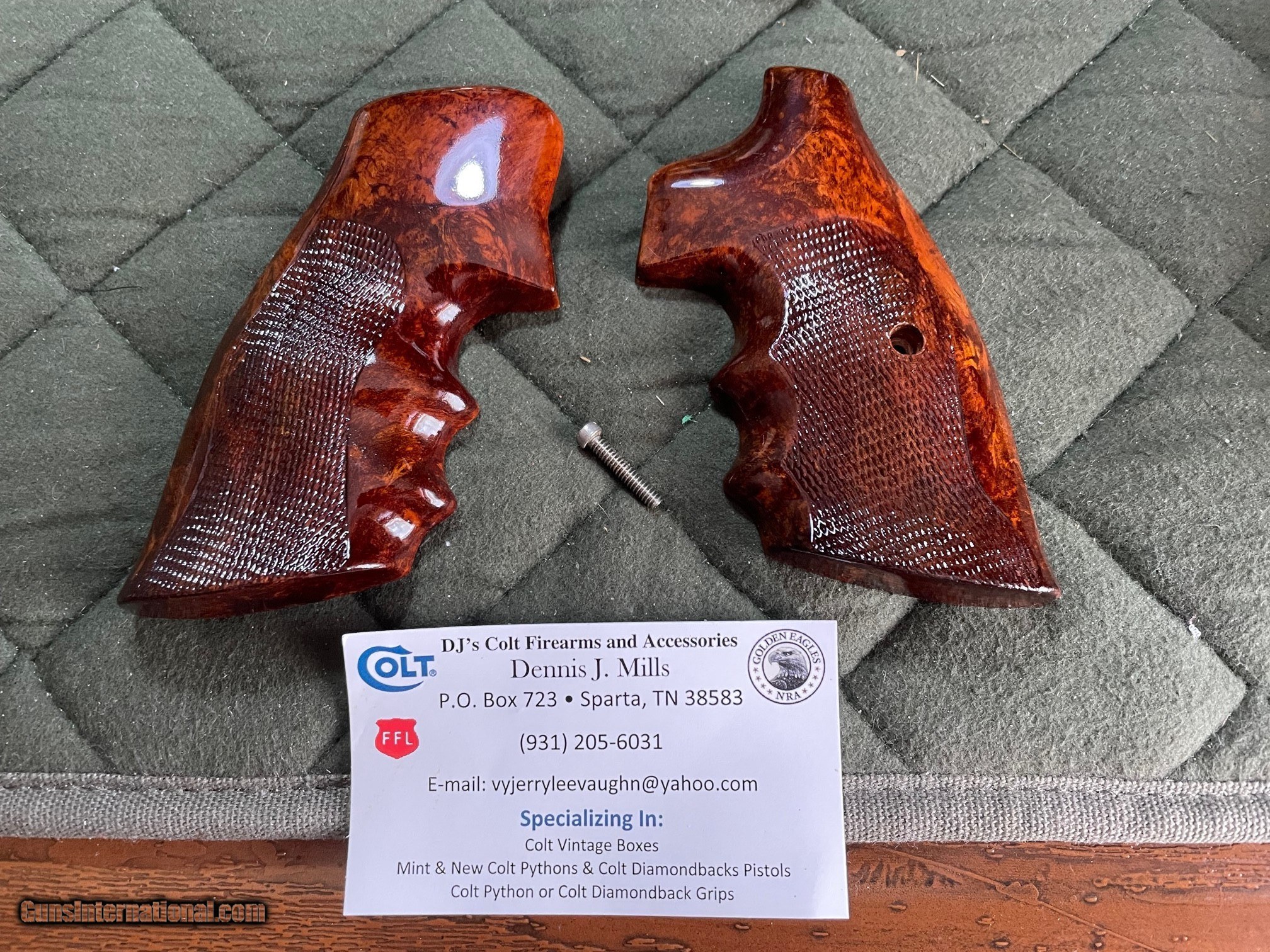 COLT PYTHON GRIPS VINTAGE
