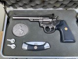1 OF 150 Clearfield Companion 1980 Colt Trooper Briefcase Belt Buckle Knife - 3 of 9
