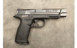 SMITH & WESSON, M&P40 PRO SERIES. .40 S&W - 1 of 2