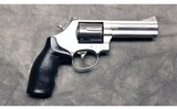 Smith & Wesson ~ 686-6 ~ .357 Magnum - 1 of 2