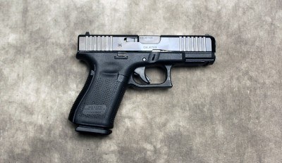 Glock ~ 19 V ~ 9mm Luger - Image 1 of 2