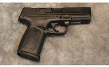 Smith & Wesson~SD40~.40 S&W - 1 of 3