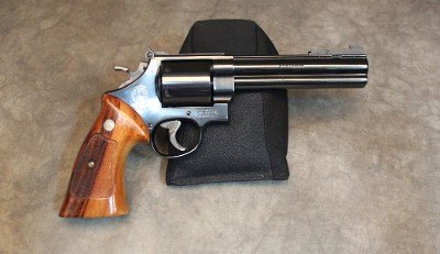 Smith & Wesson~29-3 Classic Hunter - Image 1 of 6