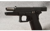Glock ~ Model 22 ~ Semi Auto Pistol ~ .40 S&W - 4 of 7