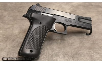 Smith & Wesson ~ Model 422 ~ .22 Long Rifle