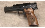 Smith & Wesson ~ Model 41 ~ .22 Long Rifle