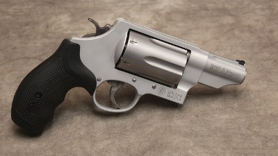 Smith & Wesson ~ Governor ~ .45 Colt, .410, .45 ACP