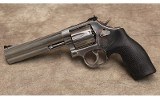 Smith & Wesson ~ 686-6 ~ .357 Magnum - 2 of 3