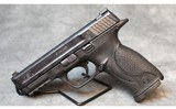 Smith & Wesson ~ M&P40 ~ .40S&W - 2 of 3