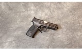 Smith & Wesson ~ M&P40 ~ 40 S&W - 3 of 4