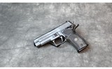 Sig Sauer ~ P226 ~ 9mm - 1 of 4