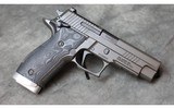 Sig Sauer ~ P226 ~ 9mm - 3 of 5