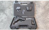Springfield Armory ~ XD-40 ~ .40 S&W