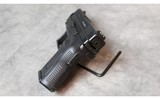Springfield Armory ~ XD-40 ~ .40 S&W - 4 of 5