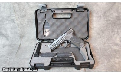 Smith and Wesson ~ M&P 9 ~ 9mm