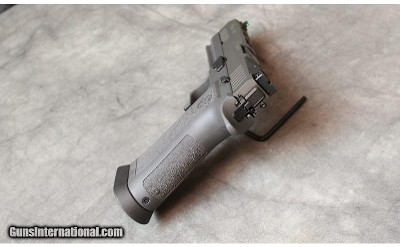 Sig Sauer ~ P320 ~ 9mm - Image 3 of 4