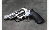 Smith & Wesson ~ 629-6 ~ 44 mag - 1 of 4