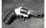 Smith & Wesson ~ 629-6 ~ 44 mag - 2 of 4