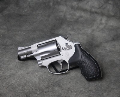 Smith & Wesson ~ Model 637-2 ~ 38