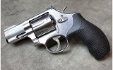 Smith and Wesson ~ 686-6 ~ .357 Mag - 2 of 5