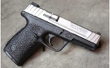 Smith and Wesson ~ SD40VE ~ .40 S&W - 2 of 4