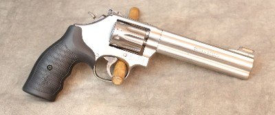 Smith & Wesson ~ 617-6 ~ 22 Long Rifle