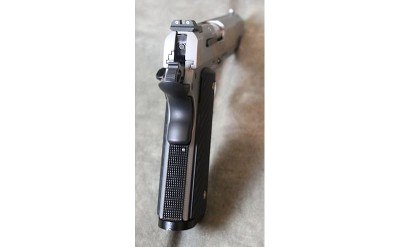 Smith & Wesson ~ SW1911 ~ .45 - Image 3 of 4