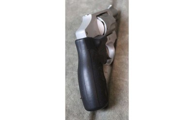 Smith & Wesson ~ Airweight ~ .38 - Image 3 of 4