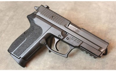 Sig Sauer ~ SP2022 ~ .40 S&W - Image 2 of 4