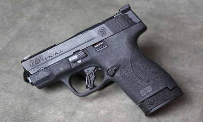 Smith and Wesson ~ M&P Shield ~ 9mm - Image 1 of 4