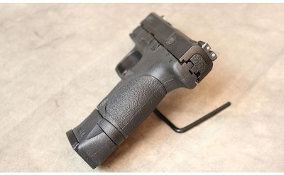 Smith and Wesson ~ M&P 9C ~ 9mm - Image 4 of 5
