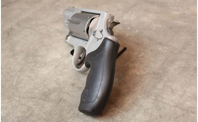 Smith and Wesson ~ Governor ~ .45LC-45 ACP-.410 - Image 3 of 4