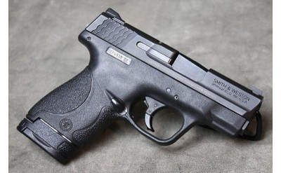 Smith & Wesson ~ M&P 40 Shield ~ .40 - Image 4 of 8
