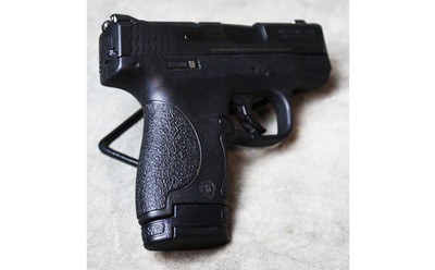 Smith & Wesson ~ M&P 40 Shield ~ .40 - Image 5 of 8