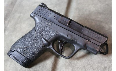 Smith & Wesson ~ Shield 40 ~ .40 - Image 2 of 4