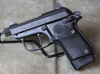 Beretta ~ 30X Tomcat ~ .32 - Image 1 of 4