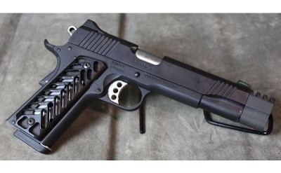 Kimber ~ Custom II ~ .45 - Image 2 of 4