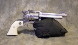 Ruger~Vaquero~.44 Mag - 1 of 2