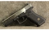 Glock ~ 17 ~ 9mm Luger - 2 of 2