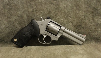 Taurus ~ 66 ~ .357 Mag - Image 1 of 2