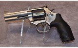 Smith & Wesson 686-6 - 2 of 3
