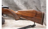 Weatherby ~ Mark V ~ .300 Weatherby Magnum - 7 of 16