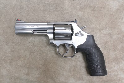 Smith & Wesson ~ 686-6 ~ .357 Magnum