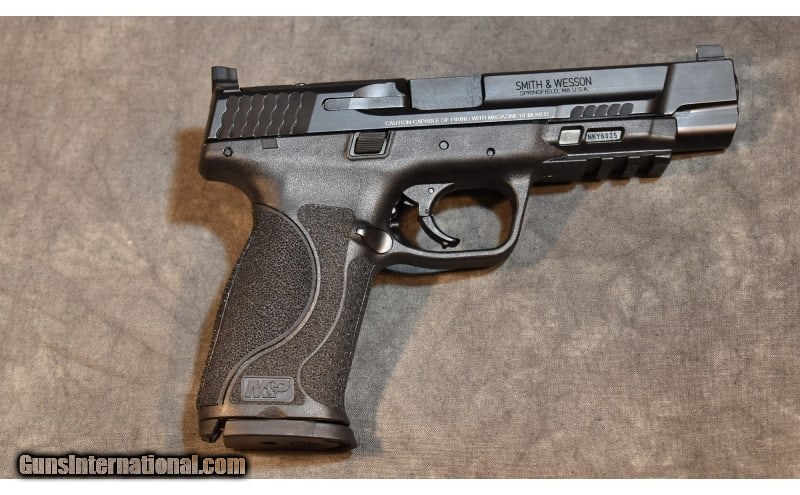 Smith & Wesson ~ M&P9 M2.0 Pro Series C.O.R.E. ~ 9mm