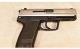 Heckler & Koch ~ USP ~ .40 S&W - 1 of 4