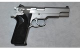 Smith & Wesson ~ 1006 ~ 10mm - 1 of 2