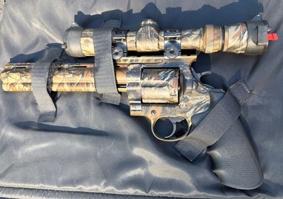 Colt Anaconda Camouflage Real Tree 44 Mag Magnum - Image 1 of 13
