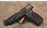 Smith & Wesson M&P 9 M2.0 Performance Center 9 mm - 2 of 2