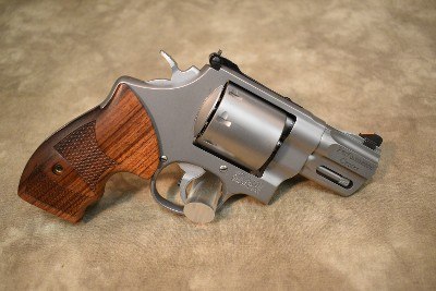 Smith & Wesson~627-5~.357 Mag - Image 1 of 2
