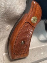 Smith & Wesson Model 19-5 Combat Magnum .357 caliber 2.5 inch barrel - 4 of 15